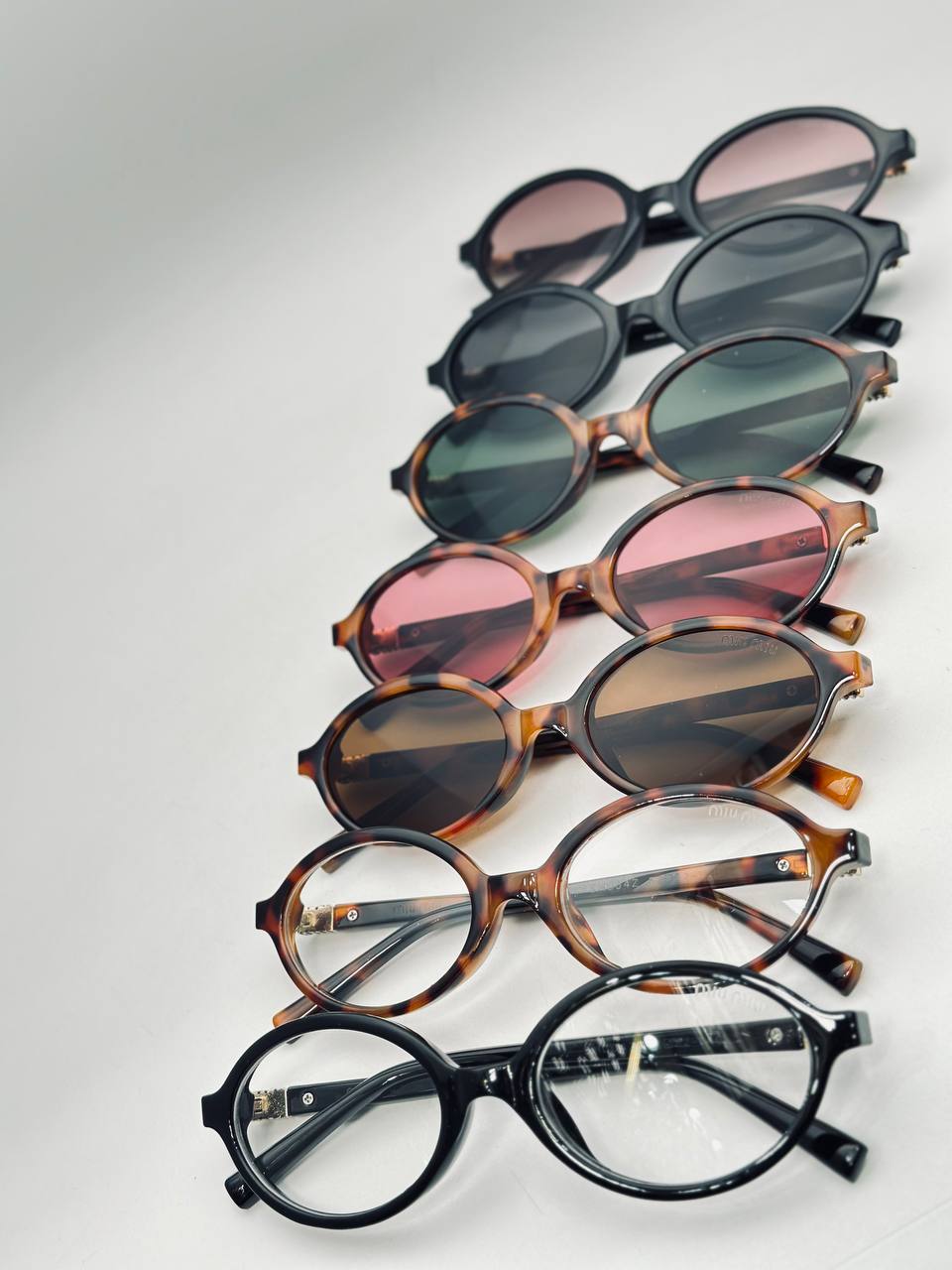 عینک افتابی میو میو بیضی